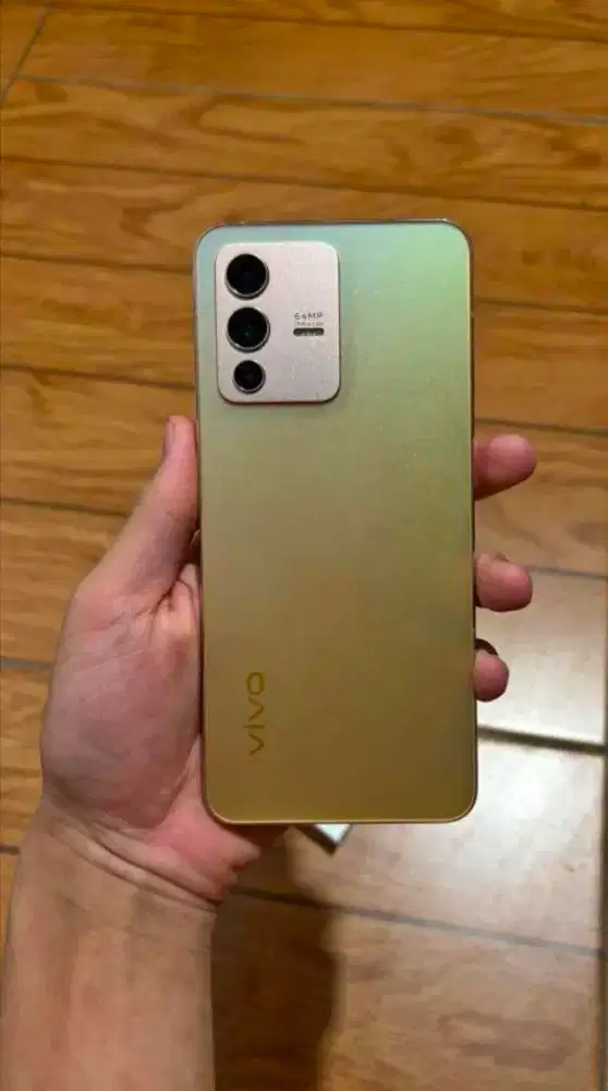 Vivo v23 5G 8/128 hp+ cas