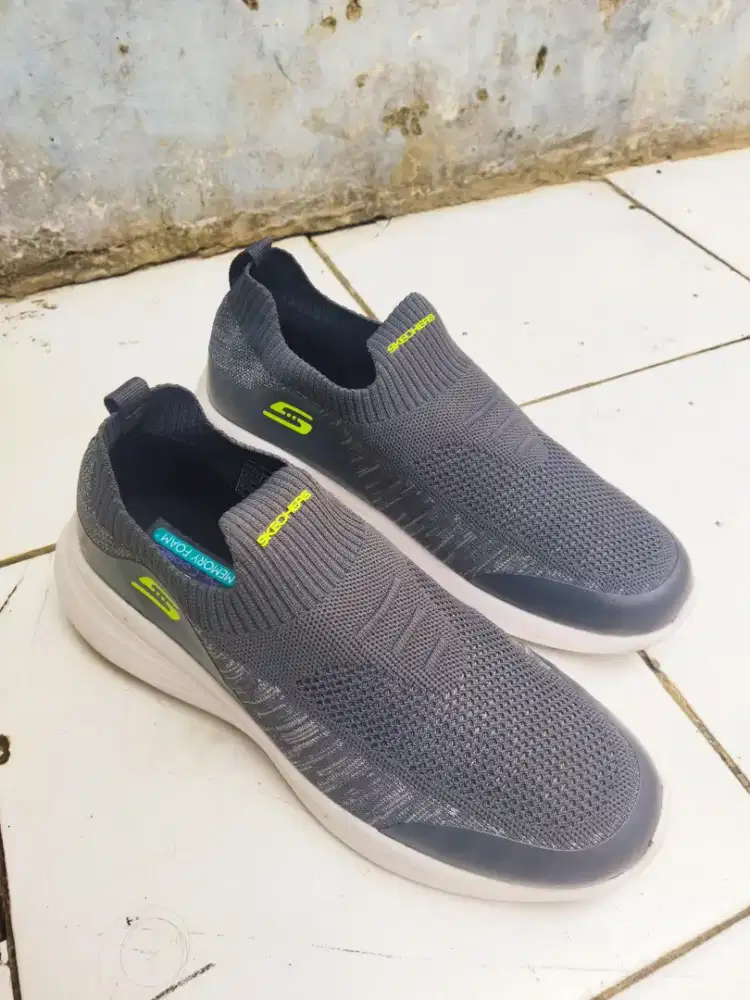 Sepatu - Skechers