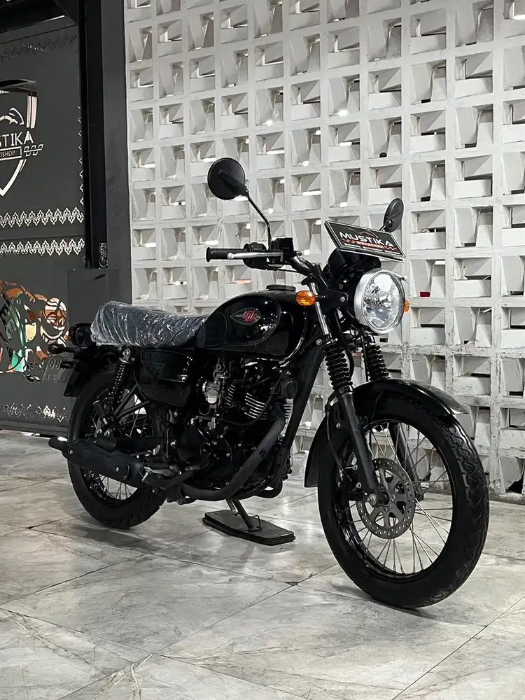 Istimewa OdO 3RB!!Kawasaki W175 Black style th 2022 - Ayu Mustika