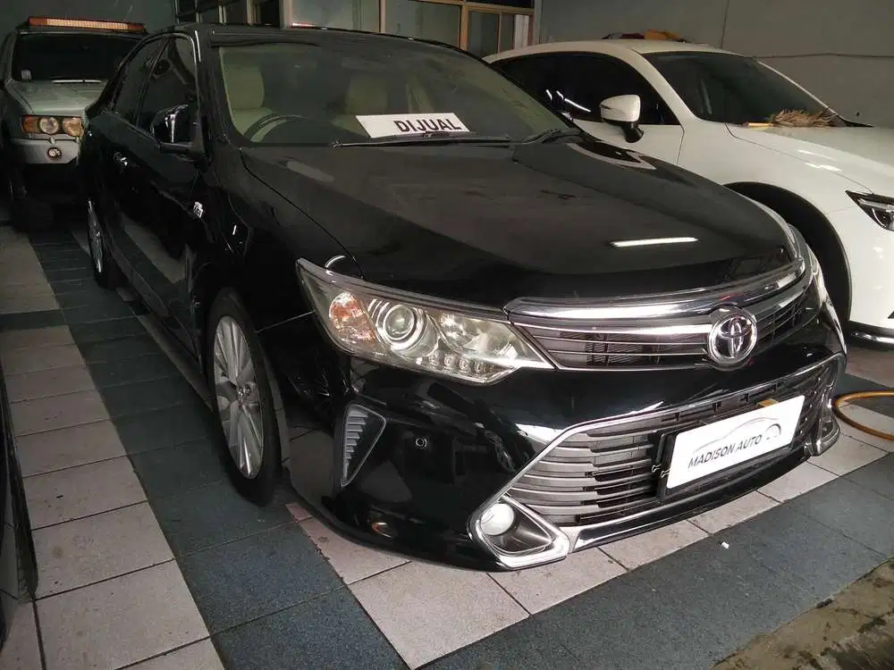 Toyota Camry V 2.4 AT 2015