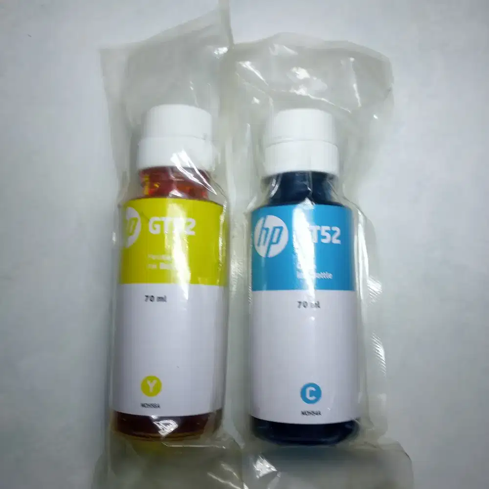 Tinta HP GT52 (ukuran 70 ml) dengan varian warna Yellow dan Cyan Biru