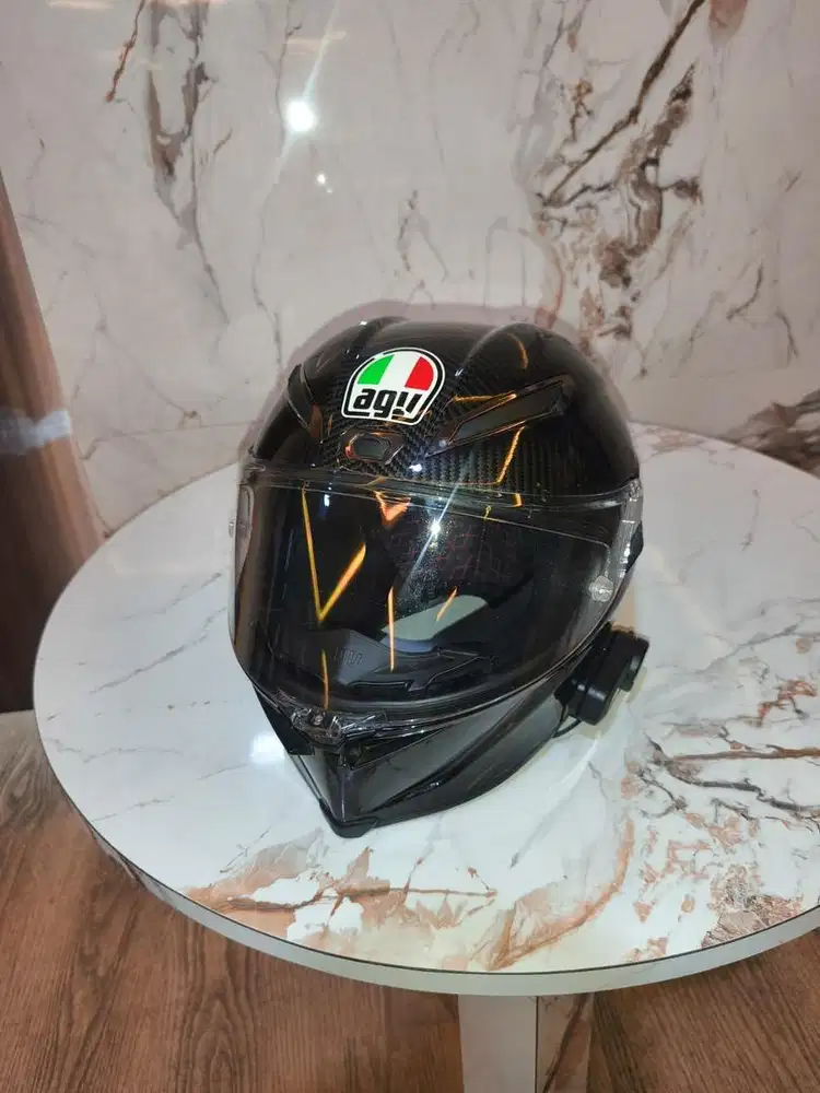 helm full-face AGV seri K1