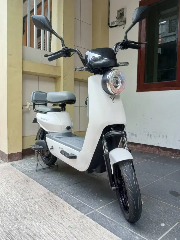 Sepeda Listrik Uwinfly Putih