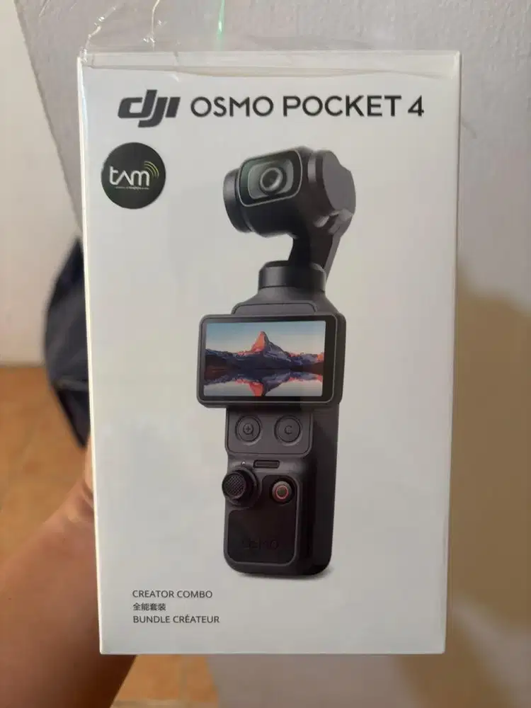 DJI Osmo Pocket 4 Creator Combo