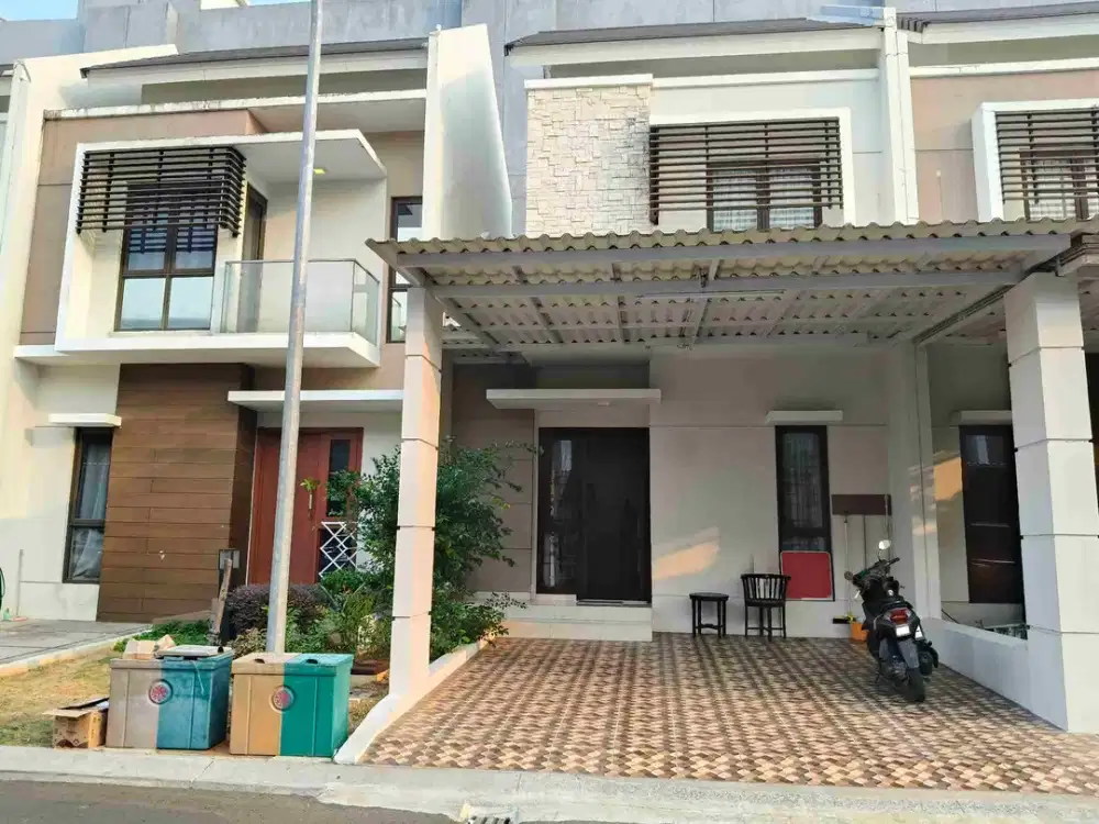 Dijual Cepat Rumah Cantik 2LT di Perumahan Summarecon cluster Burgundy Bekasi Utara