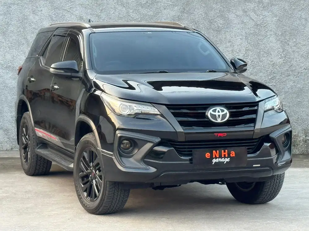 Toyota Fortuner VRZ TRDs 2.4 A/T 2018.. eNHa garage Semarang..
