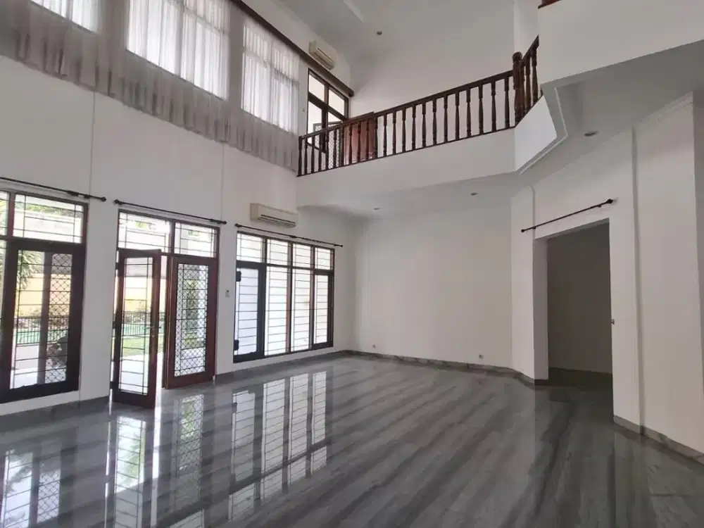 DISEWAKAN RUMAH DI KOMPLEK PATRA KUNINGAN – LT 1.000 M² / LB 800 M², 8BR, USD 7.500/BULAN