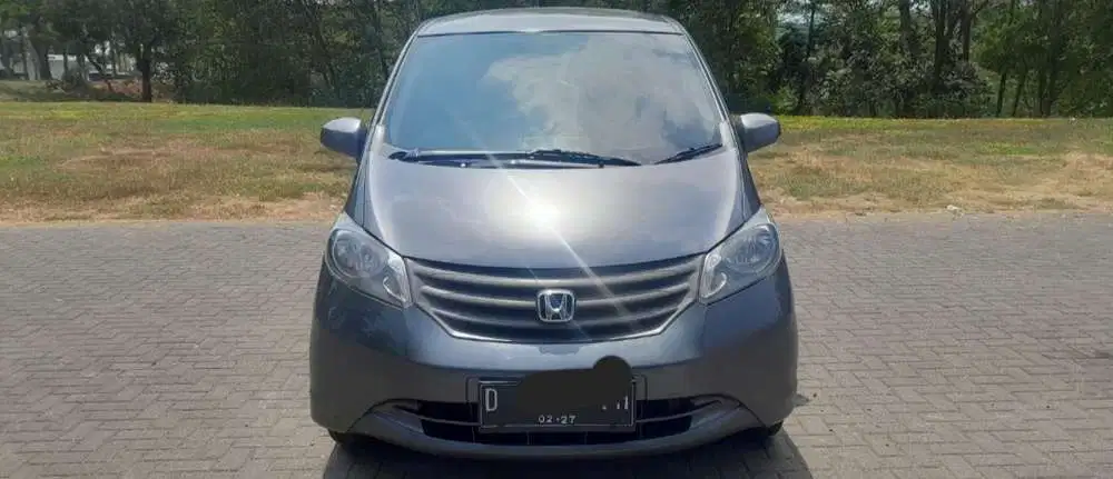 Honda Freed 2012 Bensin murah pribadi