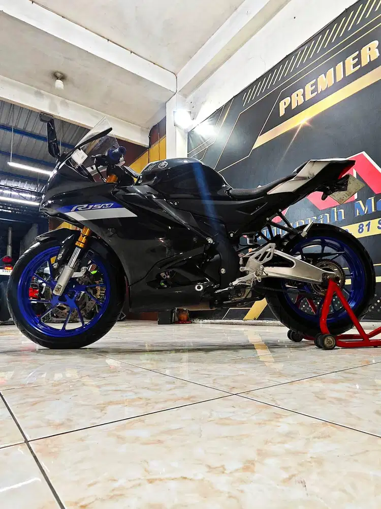 Yamaha R15 M abs silver metalic mewah th 2023. Anugerah motor rungkut