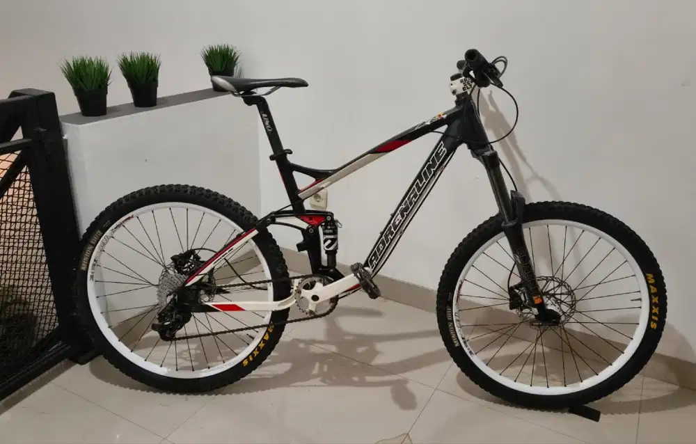 Adrenaline XC2 size M - fork Marzocchi oil aman - BU Minggu Ini