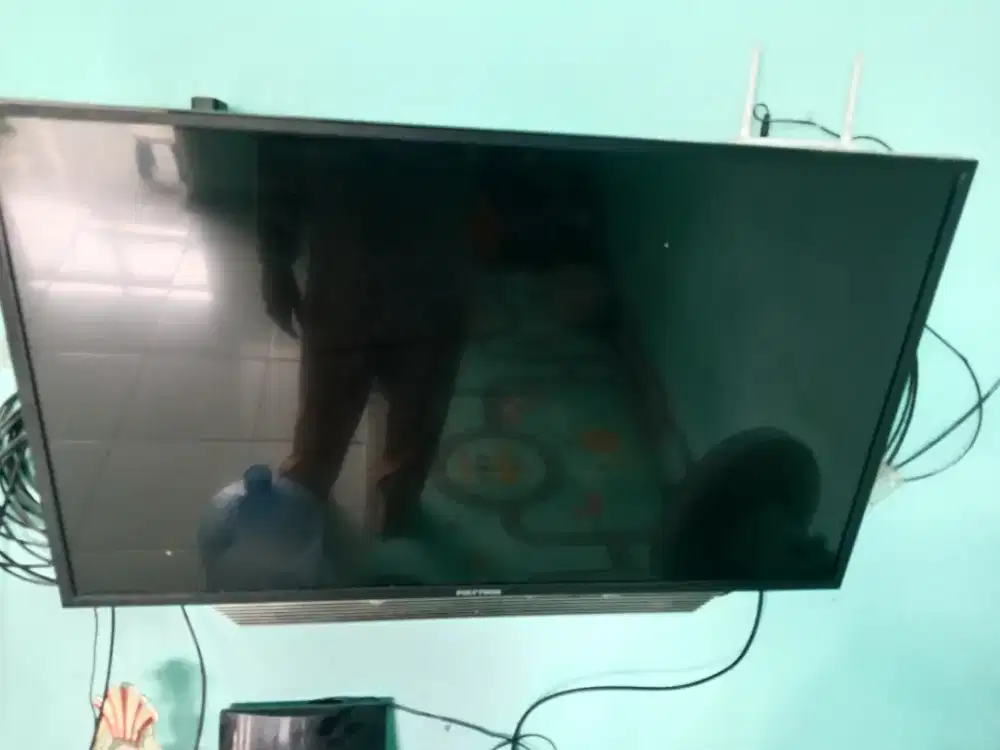 TV polytron 40in