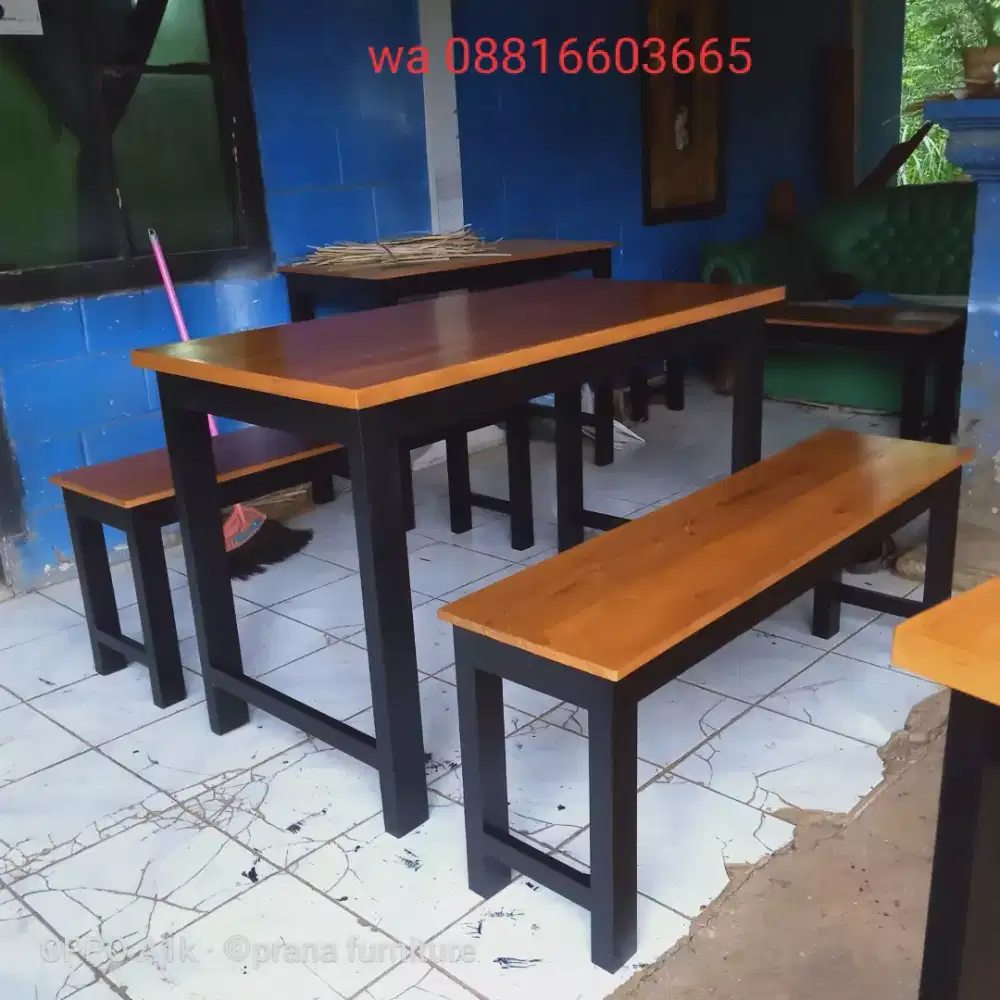Meja kursi cafe dan warung makan