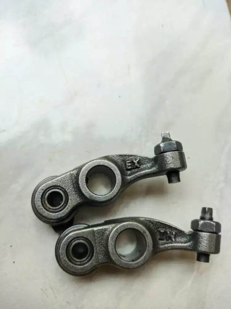 Platuk Klep/Rocker Arm Vario 110 Karbu