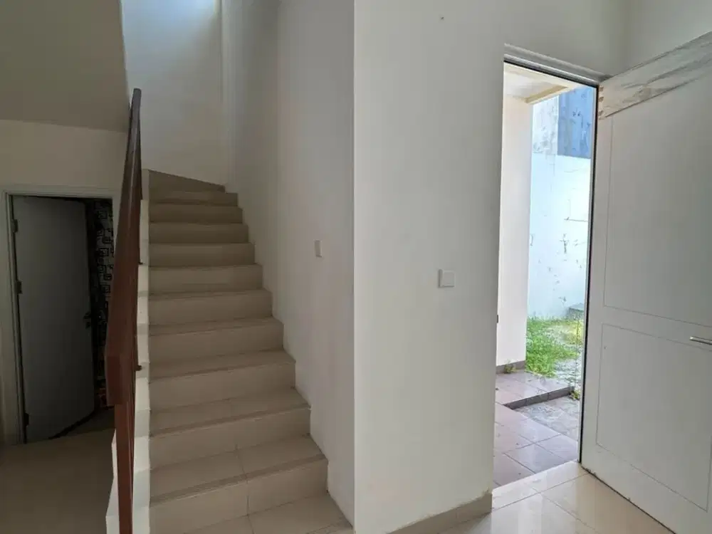 Rumah 2 Lantai Di Cluster La Seine JGC – 3+1 KT, 2+1 KM, Air PAM, 1 AC
