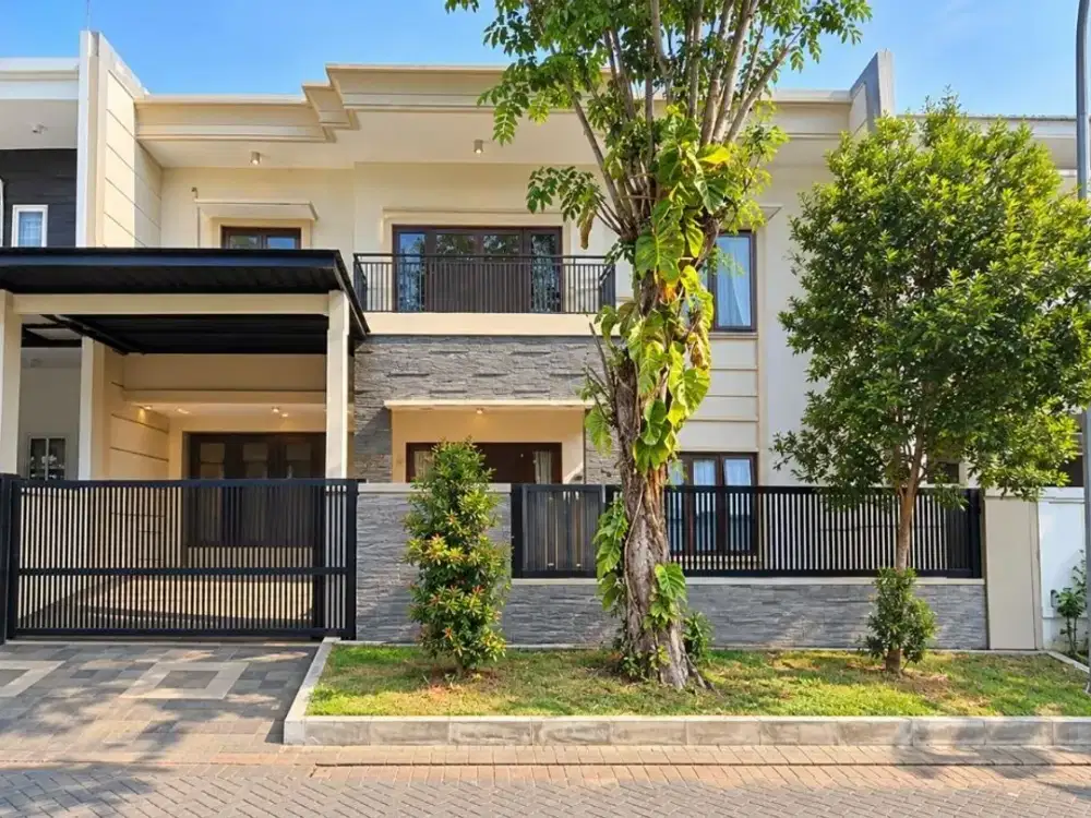 Rumah Pakuwon City Strategis Siap Huni, Ada 5 Unit AC, Hadap Selatan
