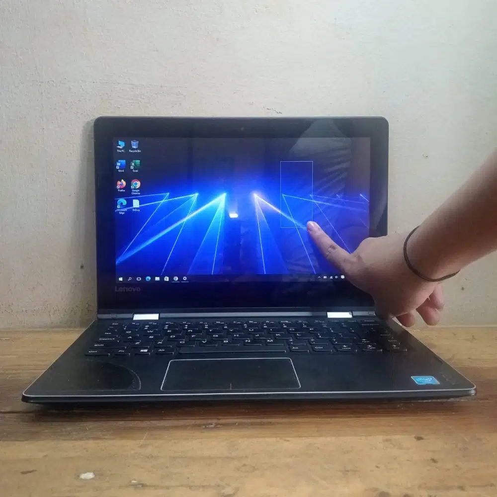Laptop 2 in 1 touchscreen Lenovo Ram 4 GB HDD 500 GB normal lancar