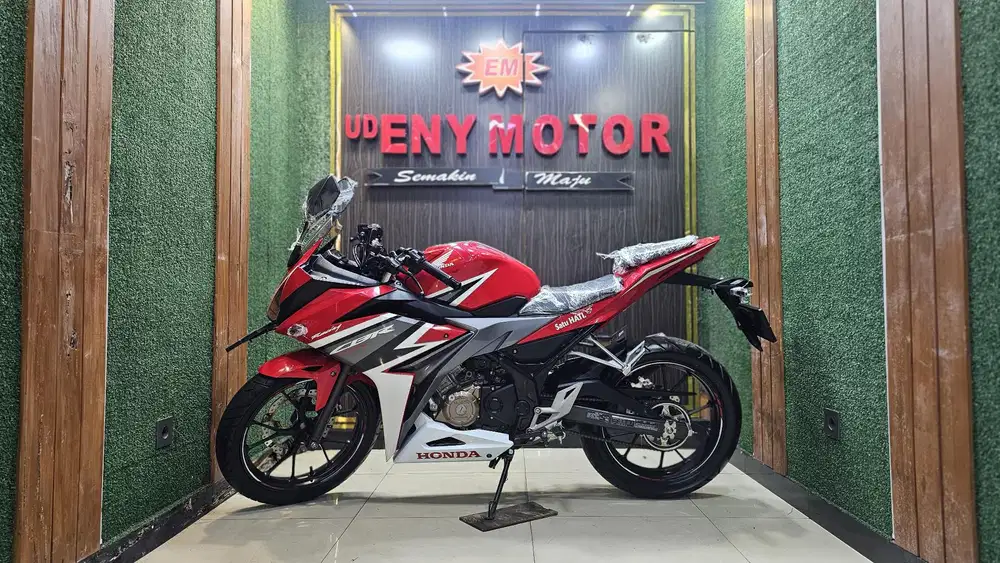 UD ENY MOTOR - Honda CBR150 thn 2019 super