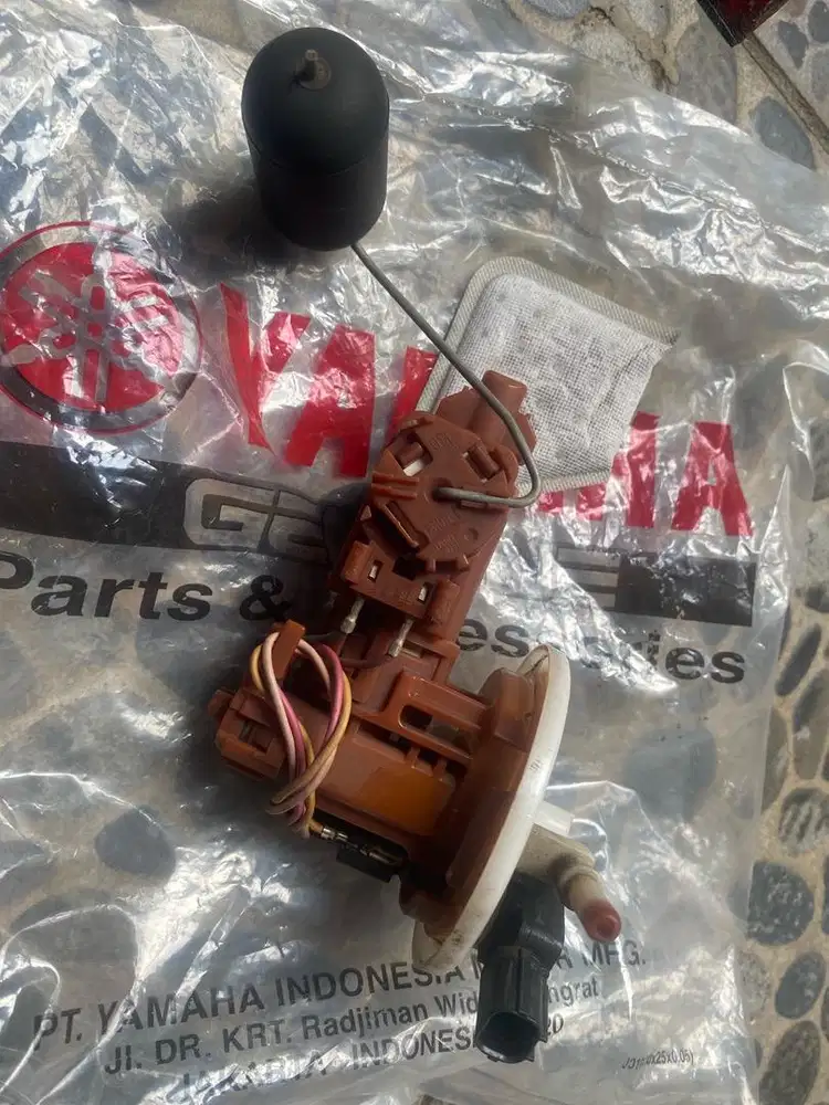 injektor sensor dan 1 set fuel pump mio j copotan ori