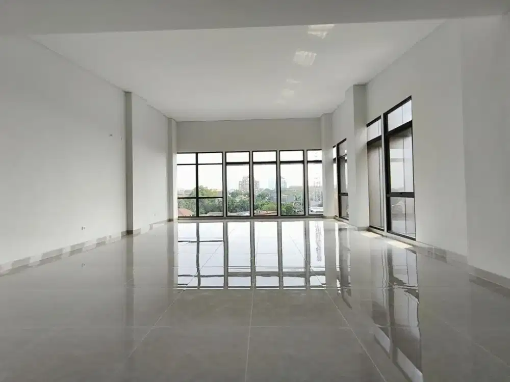 Disewakan Ruko Premium dengan Private Lift, Hook, Nol Jalan dari Wiyung