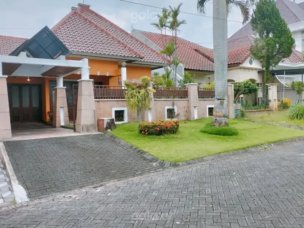 Rumah Mewah 3 Kamar Araya Malang Kota GMK04298