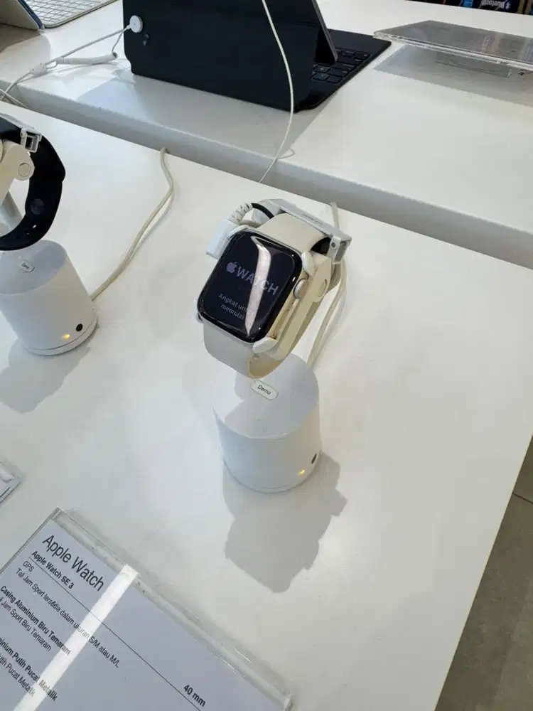 APPLE WATCH SE GEN 3 garansi ibox bisa cash dan cicilan