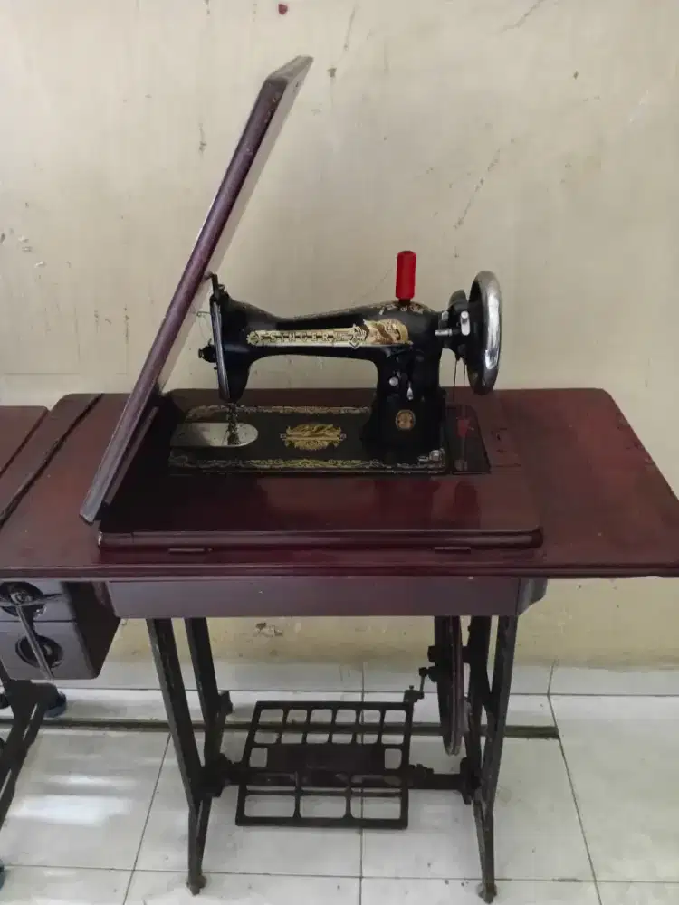 Mesin jahit jadul merk singer