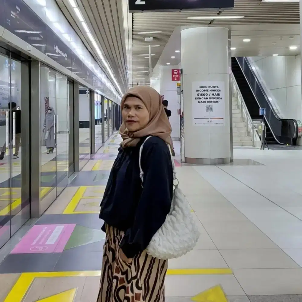 Sedang mencari pekerjaan freelance senin sampai jum'at