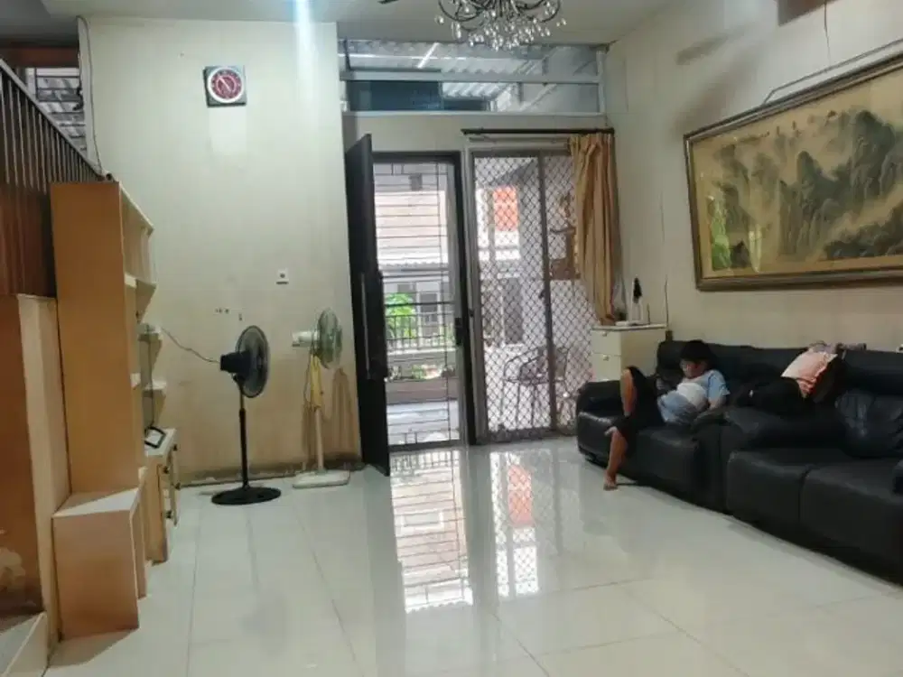 Rumah Citra Garden 6 Jakarta Barat, Uk 8X17 Semi Furnish Termurah