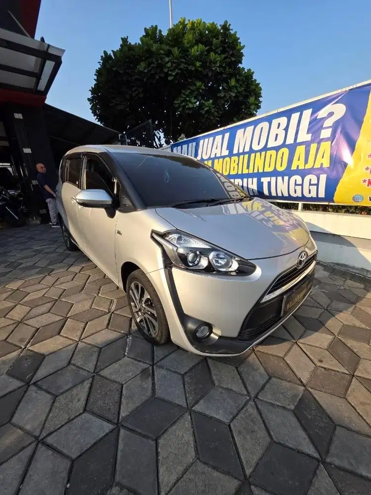 Sienta V matic tahun 2018