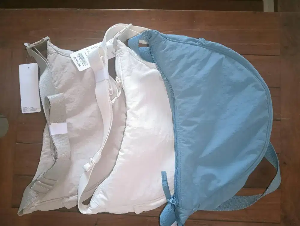 Tas Mini Shoulder Bag Uniqlo