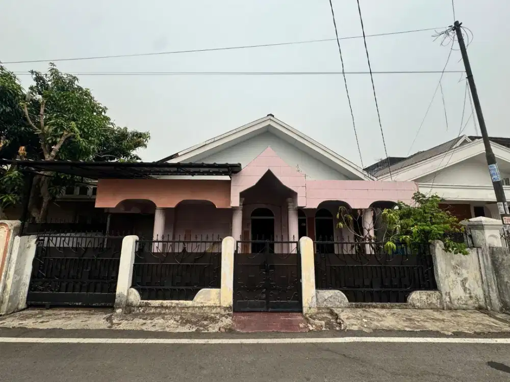 DIJUAL RUMAH TENGAH KOTA JALAN NATUNA KAPTEN A RIVAI PALEMBANG