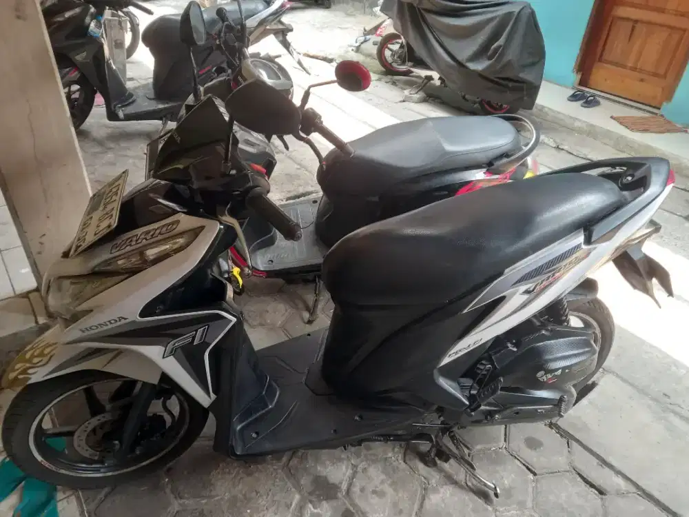 Vario 125 2015 putih silver
