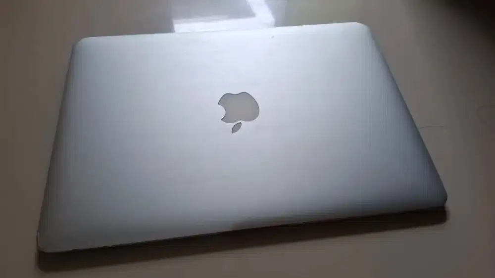 Macbook Air 2017 I5 8 Gb RAM 128 Gb storage