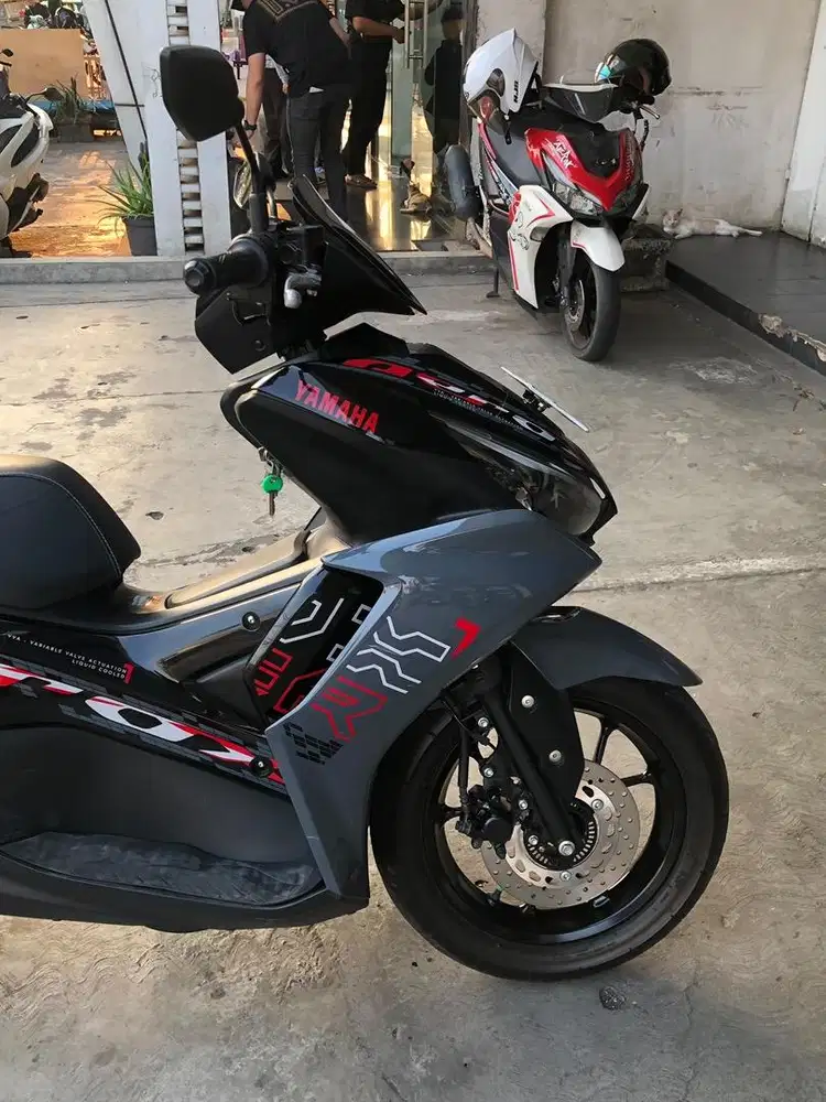 Aerox black grey