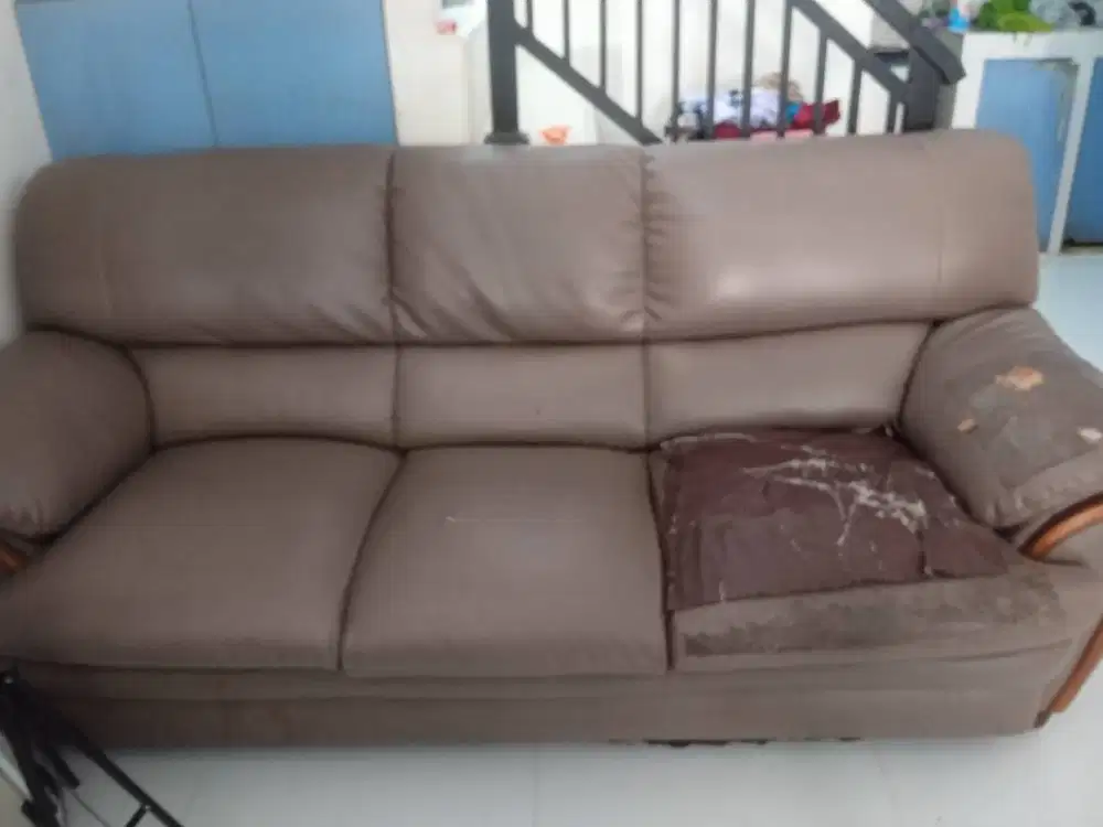 Dijual murah sofa sudah dapat semua