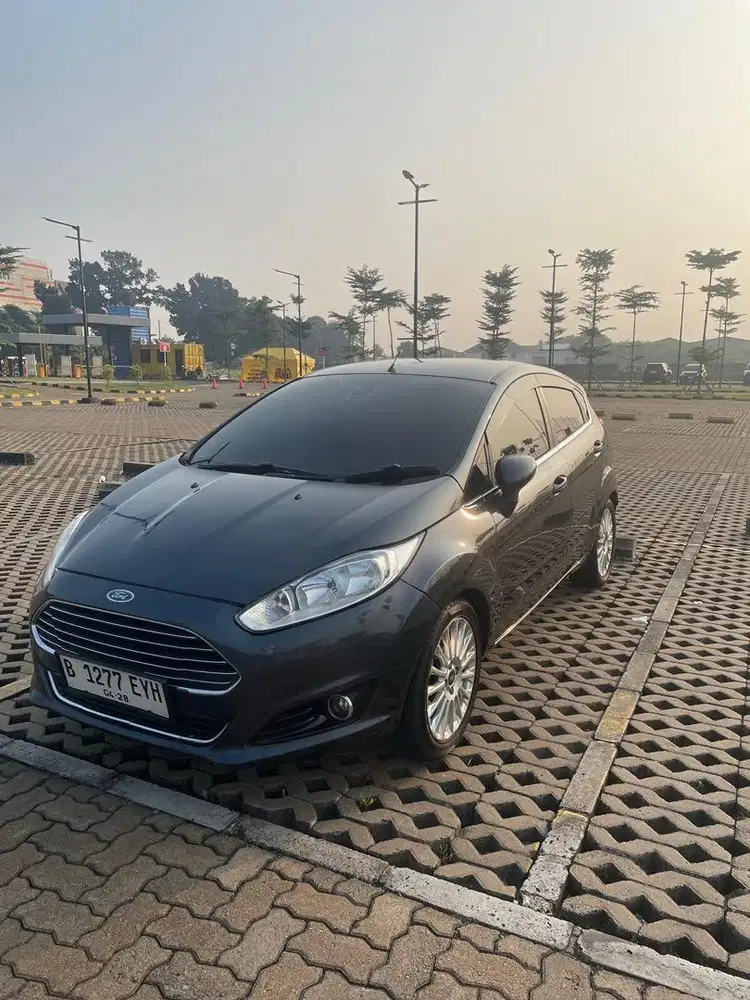 DIJUAL FORD FIESTA 1.5 SPORT AT 2013 – ABU-ABU