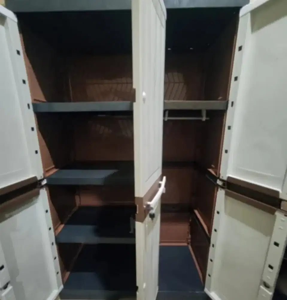 lemari club jumbo 3 pintu no minus