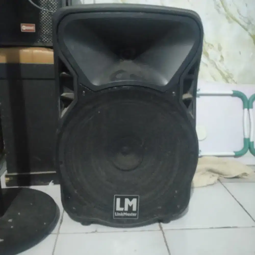 Speaker aktif merek LM(Link Master)