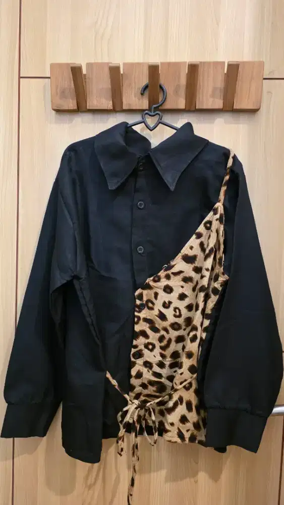 Kemeja hitam 2thone