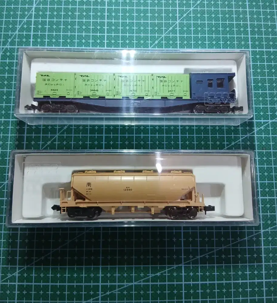 Gerbong kereta api KATO N scale 2 unit