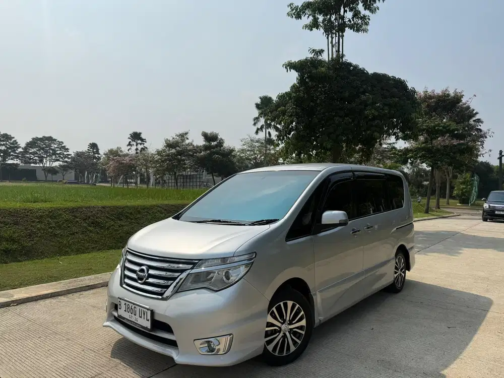 Nissan Serena HWS Automatic 2015 Silver Facelift