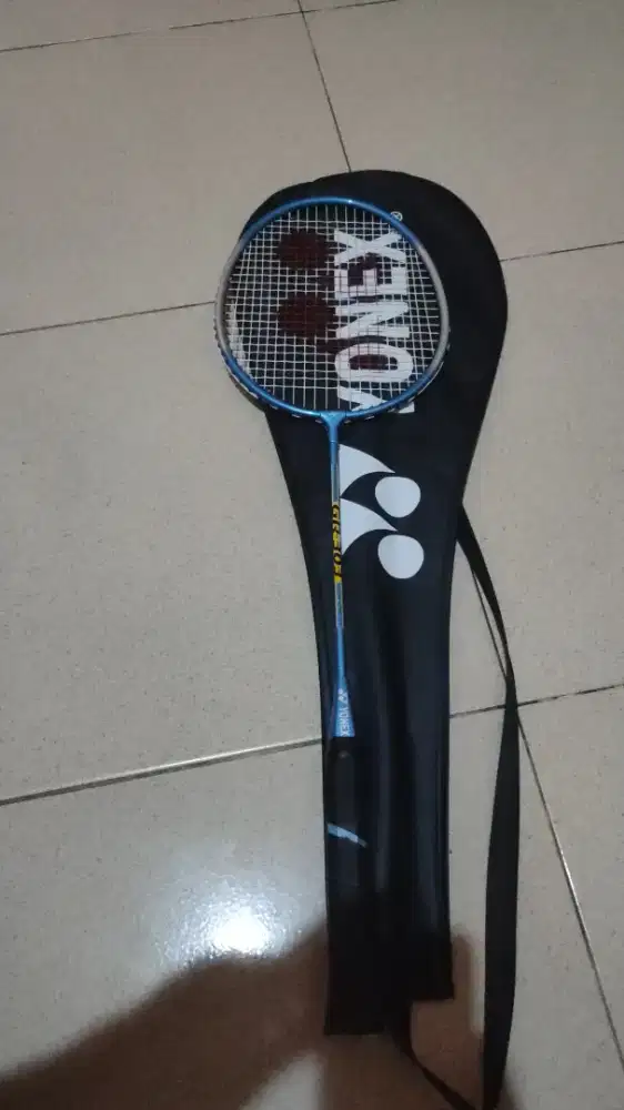 Raket Badminton
