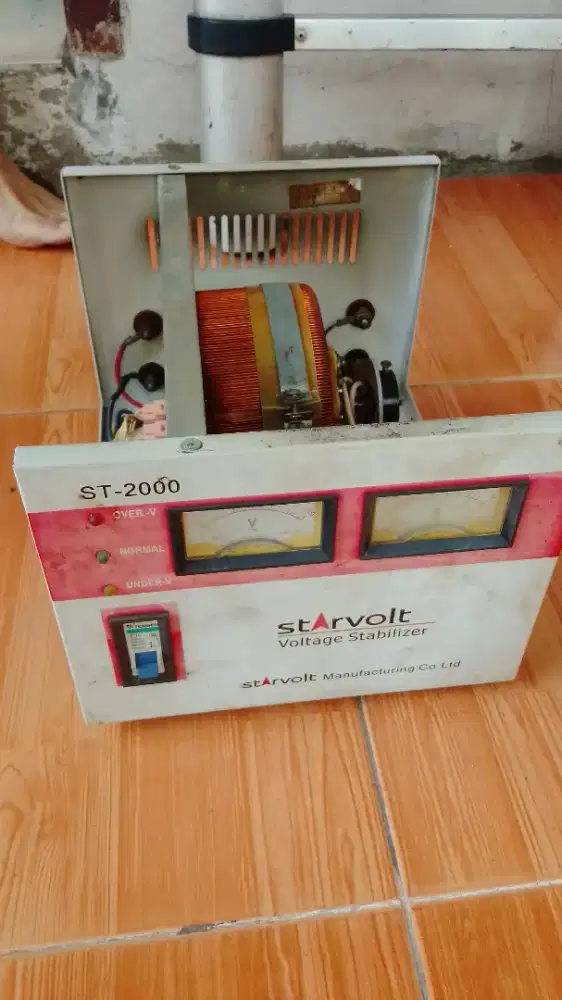 Stabilizer Starvolt 2000 Watt motor servo