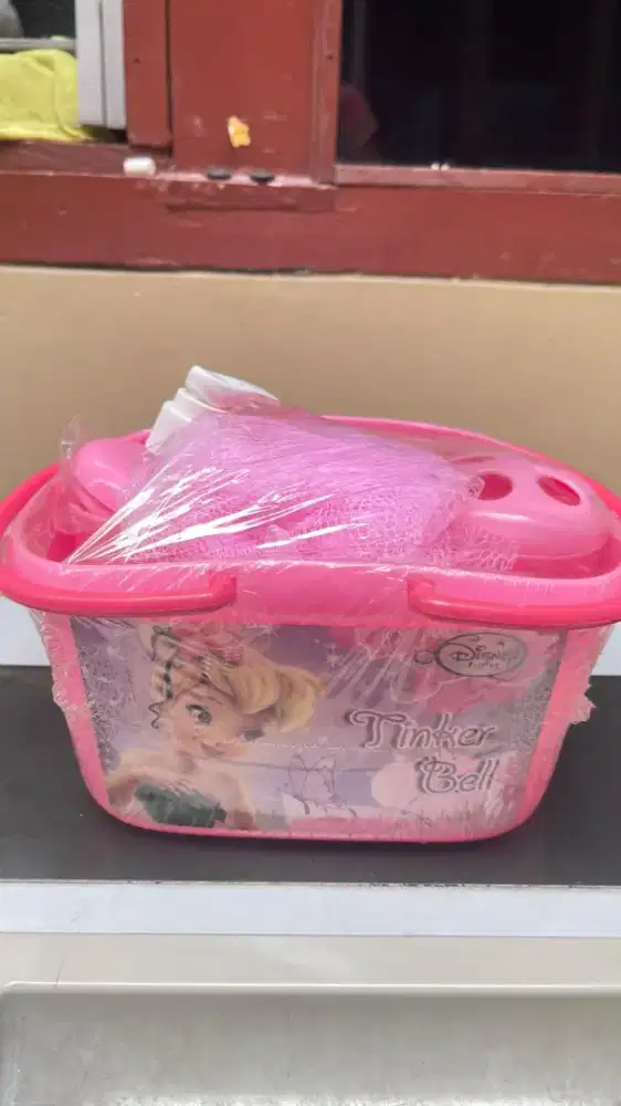 Perlengkapan mandi anak caracter