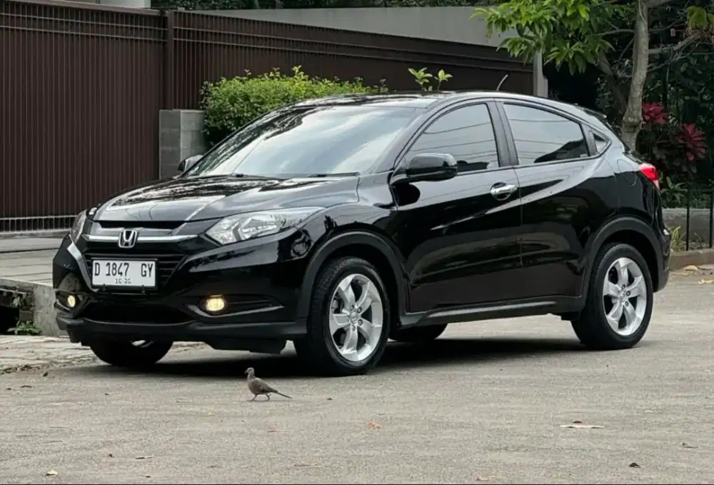 HRV E CVT 1.5 AT 2015 KM 67rb RECORD HONDA BANDUNG