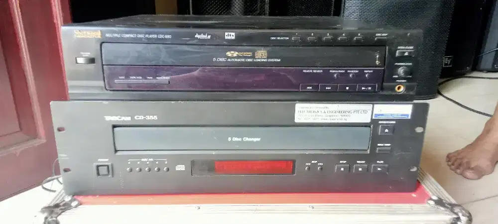 CD PLAYER TASCAM & SHERWOOD
