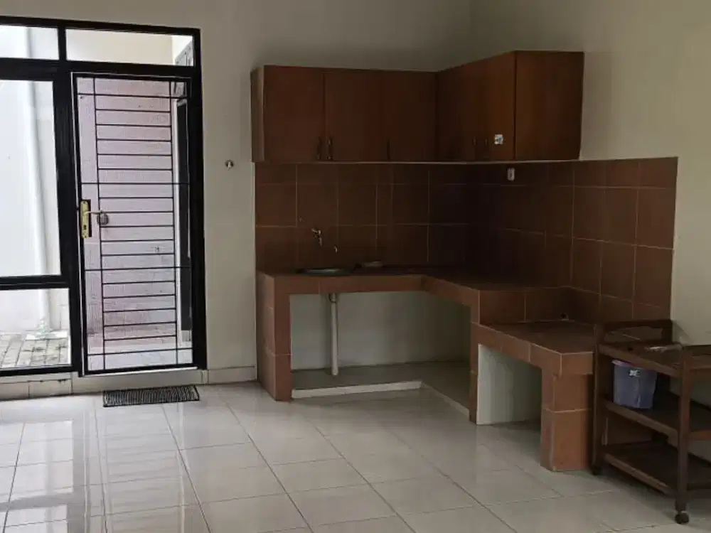 Di Jual  Rumah BSD  Kencana Loka Surat Shm