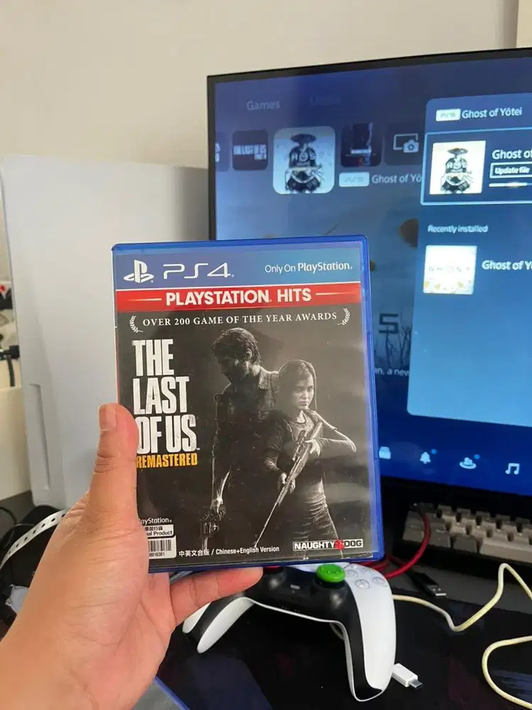 Blue ray PS4 ( the last of us remastered)