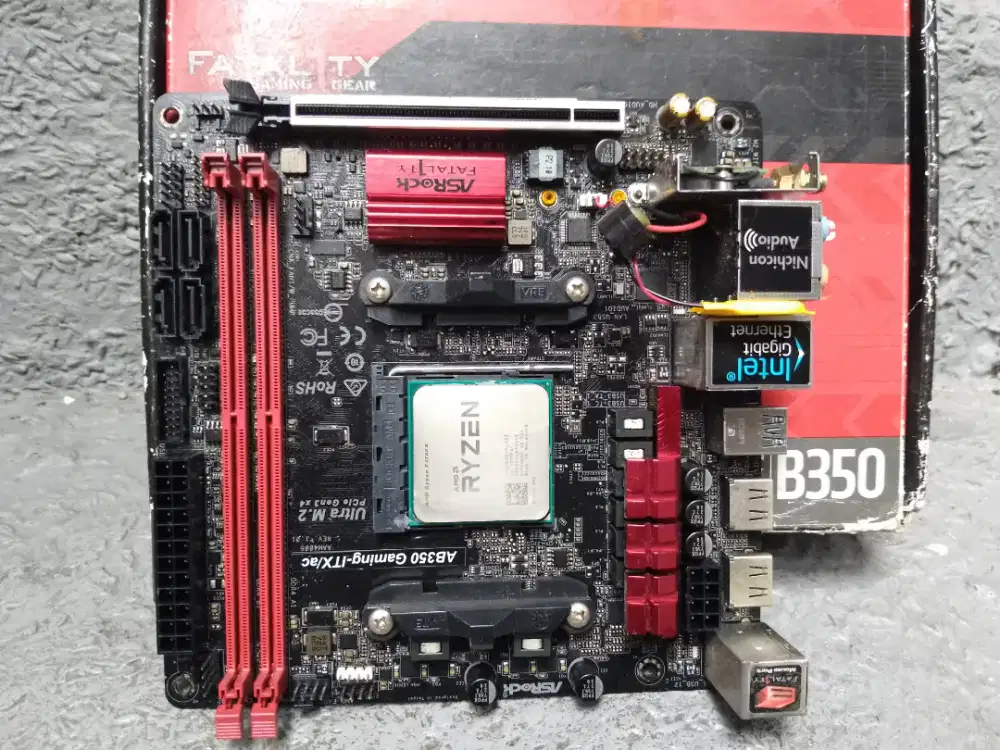 Motherboard+Prosessor. ASRock Fatal1ty AB350 aGaming-ITX/AC (minus)
