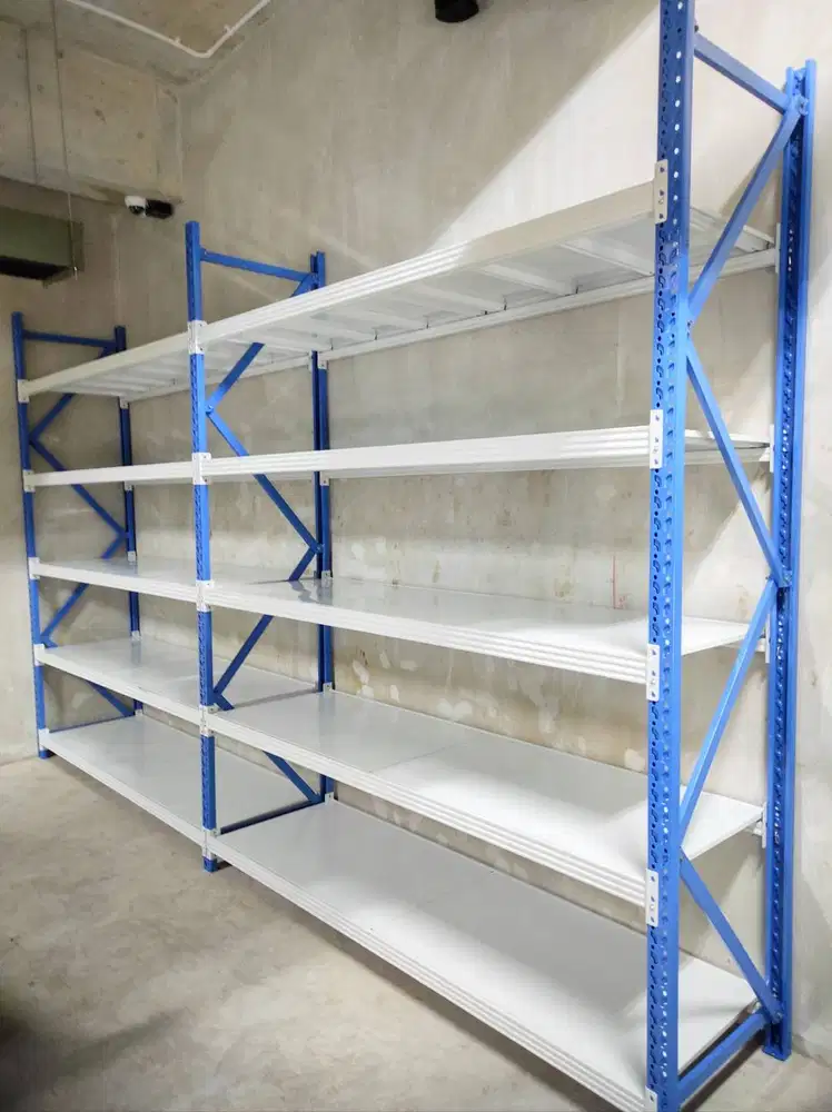 Dibutuhkan karyawan bagian gudang online shop